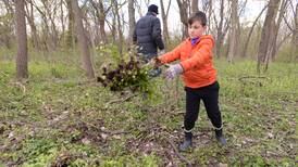 Photos: Earth Day clean up in Glen Ellyn