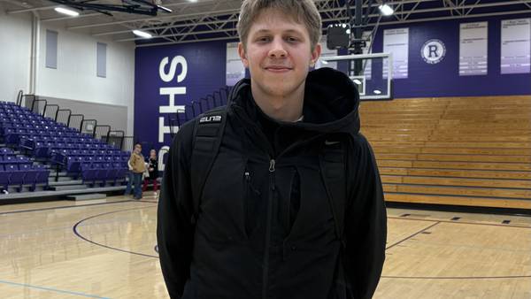 Rochelle stuns Ottawa late with half-court buzzer-beater