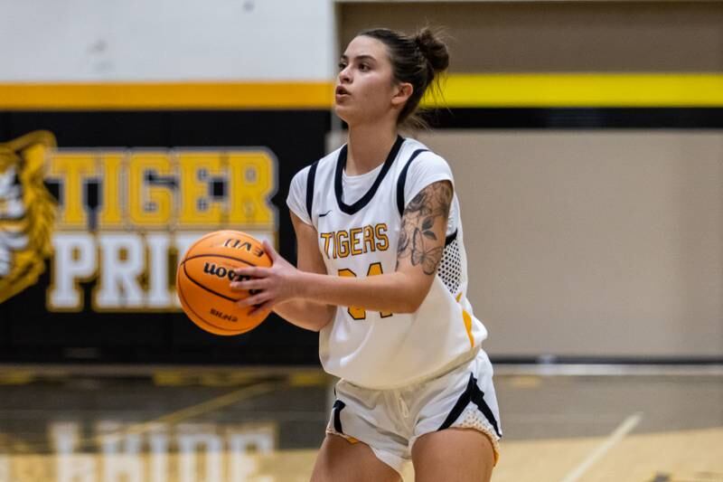 Joliet West's Natalie Clemente squares-up to shoot during a varsity girls basketball game against Romeoville at Joliet West on Dec. 11, 2025.
