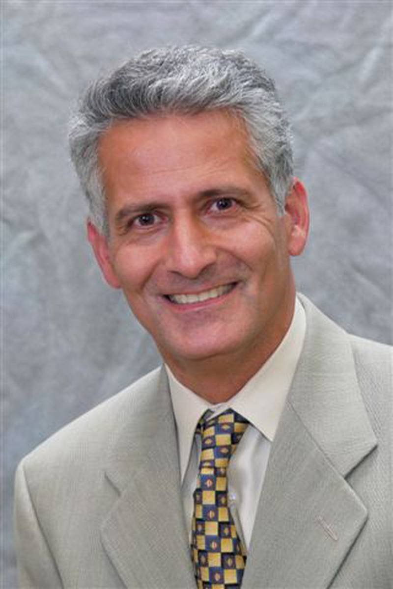 Silver Cross Hospital - Dr. Reza Gamagami Helps Train da Vinci Robotic Surgeons