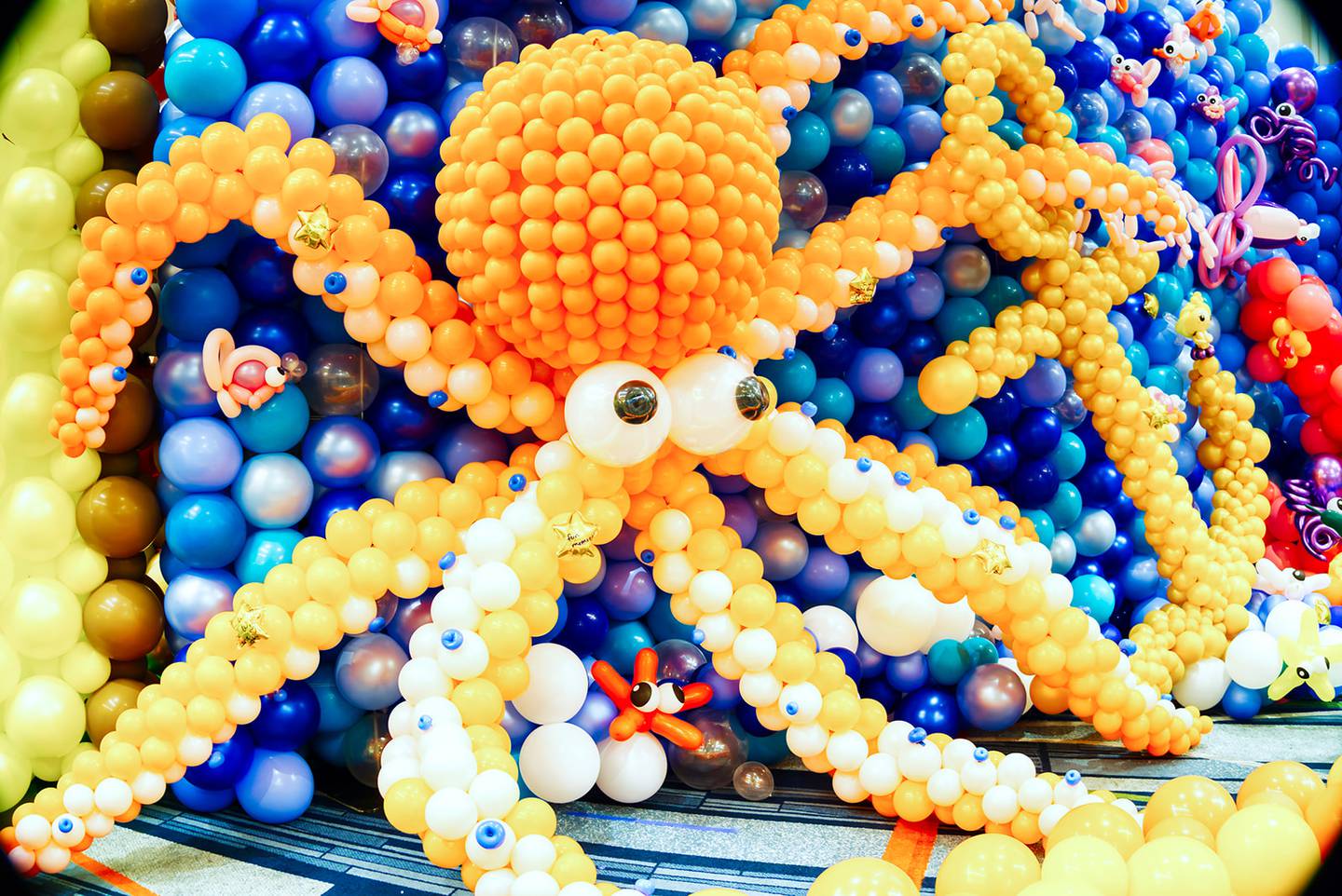 The second annual Balloon Adventure will take guests on a “Voyage to the Deep Blue Sea” during this year’s 10 day event March 6-16 at the PIER 290 Boat Showroom in Williams Bay, Wisconsin.