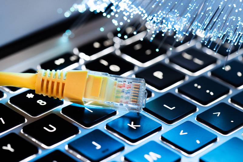 Surf Internet - From Dial-Up to Fiber-Optic: An Evolution of Internet Services in Northern Illinois