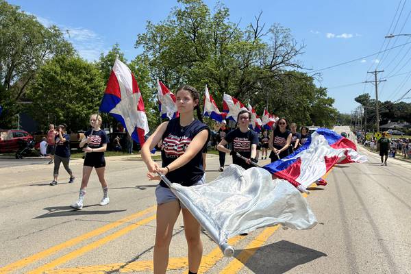 Crystal Lake Memorial Day parade honors ‘ultimate sacrifice,’ highlights women who serve 