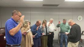 Mendota mayor, 2 incumbents sworn in