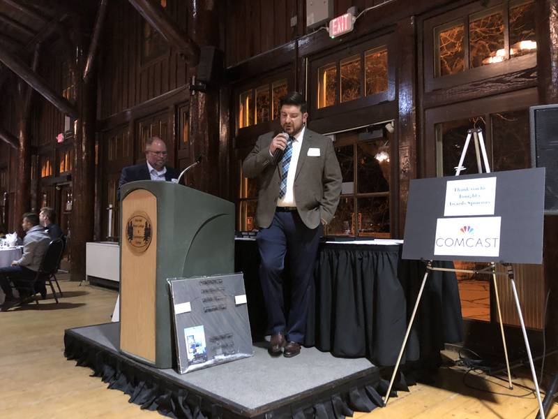 Executive Director Bill Zens speaks to the crowd at the IVAC chamber dinner at Starved Rock Lodge on Thursday, Dec. 8, 2022.