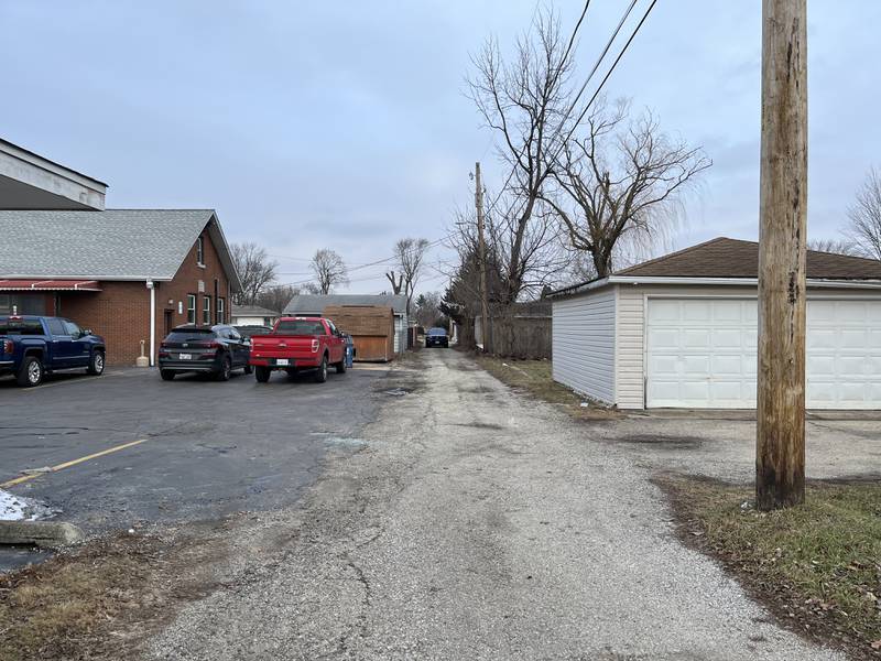 The alley between Clement Street and Oakland Avenue in Joliet. Police are investigating a fatal shooting of a 24-year-old woman on Sunday, Jan. 8, 2023.
