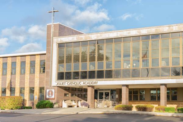 Joliet Catholic Academy names 5 alumni into 2026 Hall of Champions 