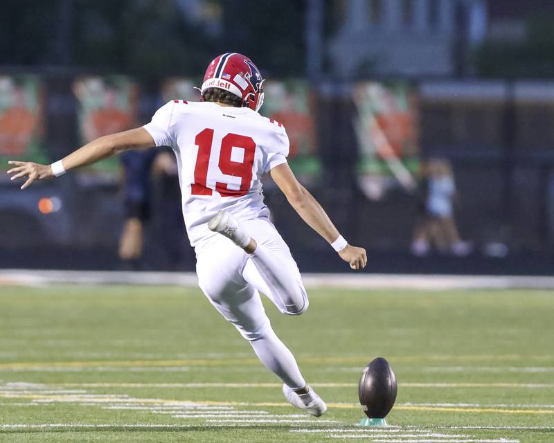 Yorkville's Kyle Nadler (19) kicks off to Plainfield East to start their football game against Yorkville Friday, Sept 19, 2025 in Plainfield.