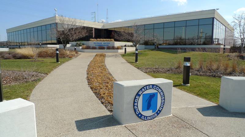 Chicago will remain the DuPage Water Commission's supplier of Lake Michigan water after both sides agreed recently to a 17-year extension.