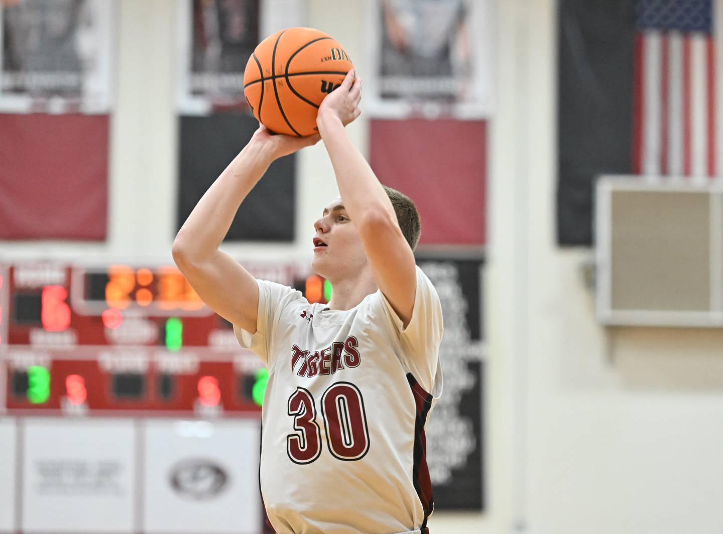 Plainfield North's Carson Miller (30) shoots a jump shot during the conference game against Minooka on Friday, JAN. 30, 2026, at Plainfield.