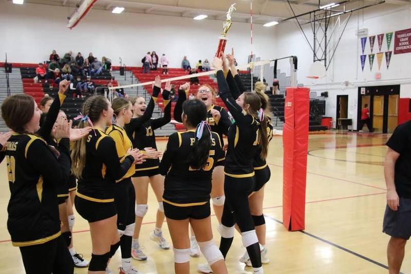 The PCJH 8th grade Pumas celebrates their win in Saturday's Marseilles Tournament.