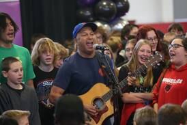 Rage Against the Machine guitarist Tom Morello’s Marseilles visit inspires students