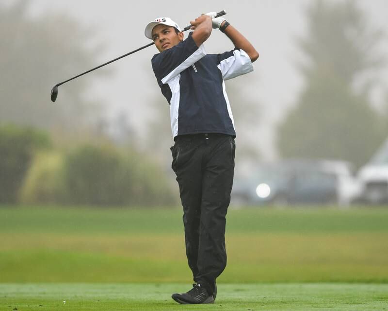 Hinsdale Central 's golfer Dru Dévasta tees off during the West Suburban golf match on Tuesday Sept. 24, 2024, held at Prairie Bluff Golf Course in Crest Hill.