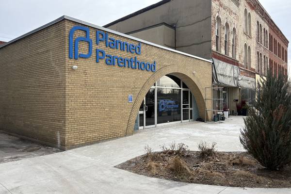 Raoul praises injunction on Trump administration’s plans to end Medicaid payments to abortion providers