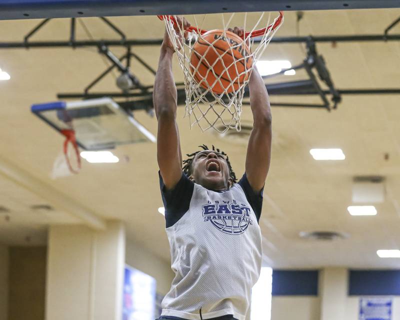 Oswego East's Dshaun Bolden dunks in their Riverside-Brookfield Shootout basketball game.  June 20, 2025 in Riverside.