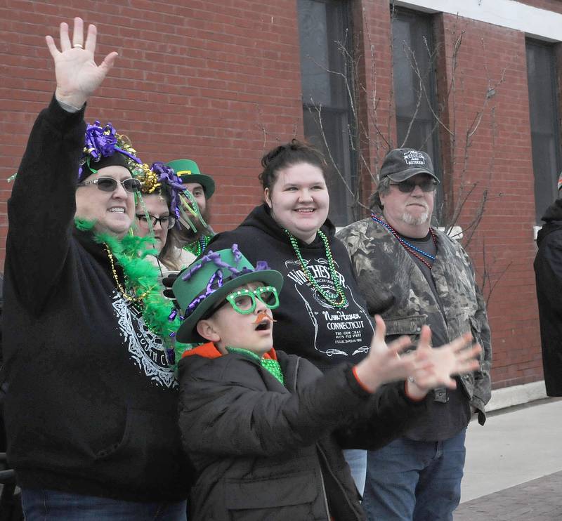 mardi gras parade utica il