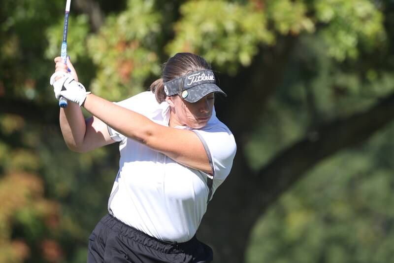 Plainfield North’s Grace Gilbert tees off at the Hinsdale South Girls Class 2A Golf Sectional at Village Greens of Woodridge. Monday, Oct. 3, 2022, in Darien.