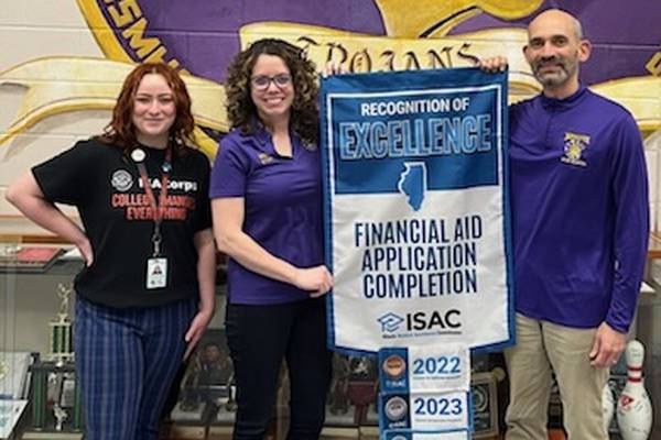 Mendota High School counselors receive FAFSA recognition
