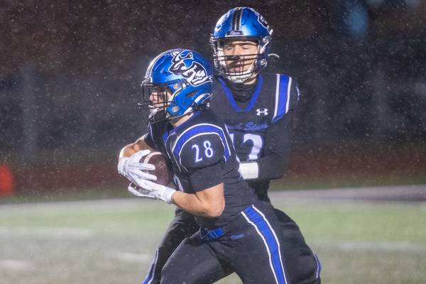 Taking a look at the IHSA state quarterfinal football matchups in the Kane County Chronicle area