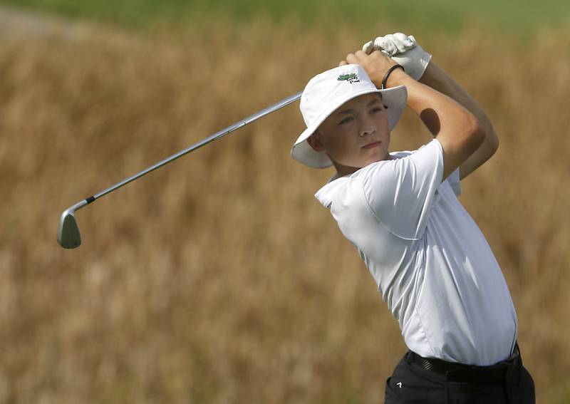 Prairie Ridge’s Mason Zimmerman watches his tee shot the eighth hole during the IHSA Class 2A Crystal Lake South Boys Golf Regional on Wednesday, Oct. 1, 2025 at RedTail Golf Club in Lakewood.