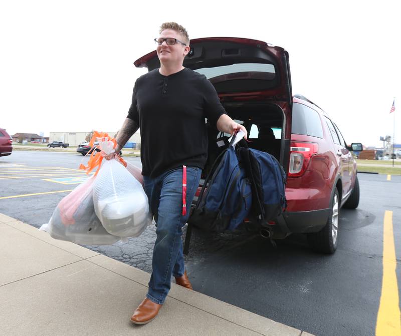 Photos Mendota Elks donate Backpacks for Vets Shaw Local