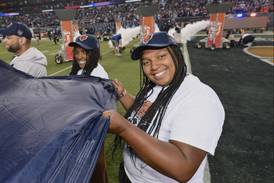Cancer survivor unfurls Bear Down flag at Chicago Bears home opener
