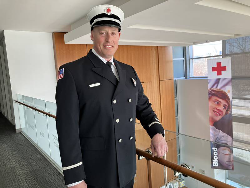 he American Red Cross of Greater Chicago is honoring Lieutenant/Paramedic Ken S. Schulman of Mundelein as this year’s Disaster Relief Hero at the organization’s 23rd Annual Heroes Breakfast.