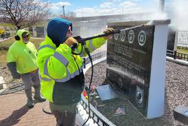 Wisconsin church helps with Marseilles Middle East Conflicts Wall cleanup