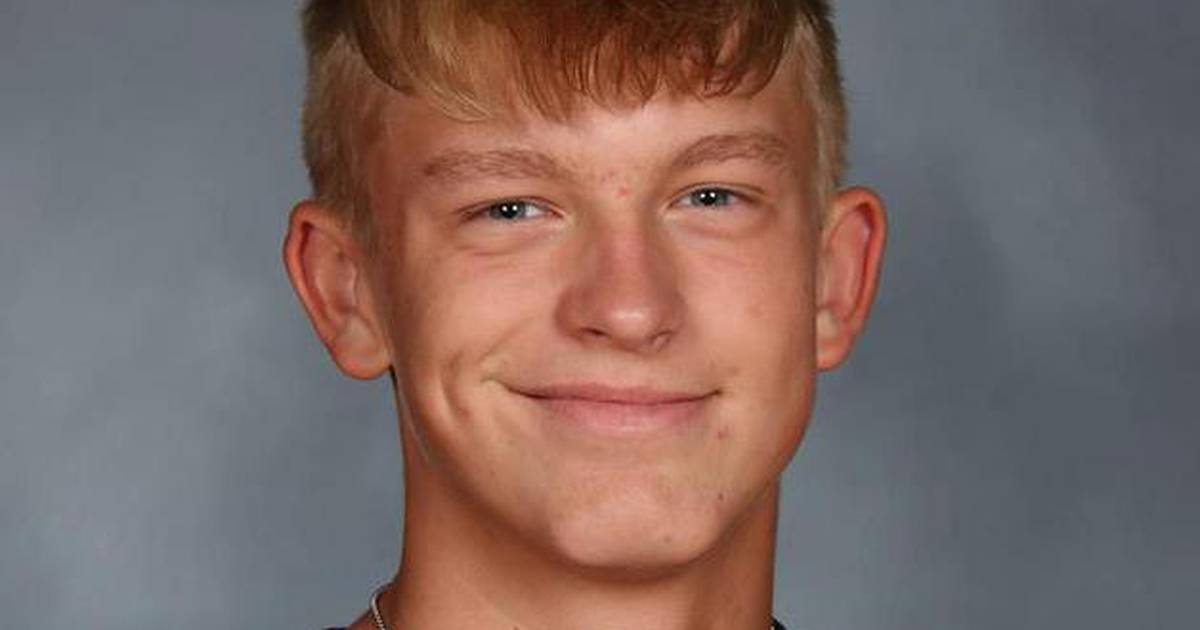 Joe Hoekstra’s double-double, late bucket help Streator top Plano at Dean Riley