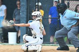 Softball: Pitcher-catcher combos on same page in sectional wins for Lincoln-Way Central, Lemont
