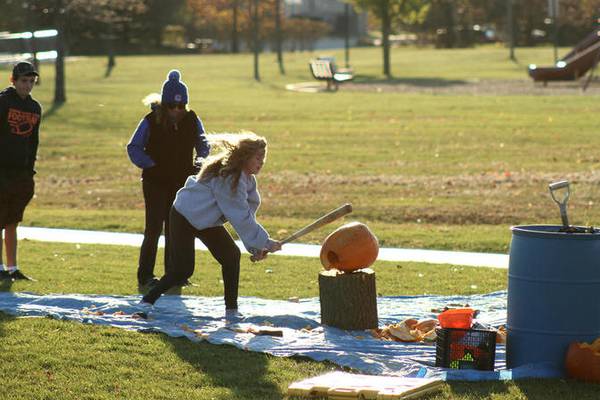 5 Things to Do: Fleetwood Mac tribute concert, pumpkin smash event this weekend in Kendall County