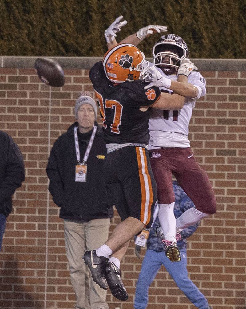 A pass falls incomplete as Tolono-Unity's Tyler Henry and Byron’s Caden Considine battle in the final play Friday, Nov. 28, 2025, in the Class 3A football finals at Hancock Stadium at ISU.