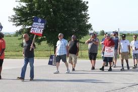 No deal yet: Teamsters strike at Republic in Ottawa keeps residents waiting
