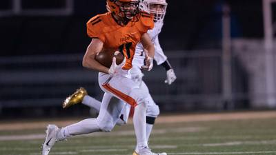 Football: Joe Ives' heroics help Wheaton Warrenville South hold off Belleville West