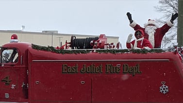 Joliet gives Santa a big send-off to the North Pole