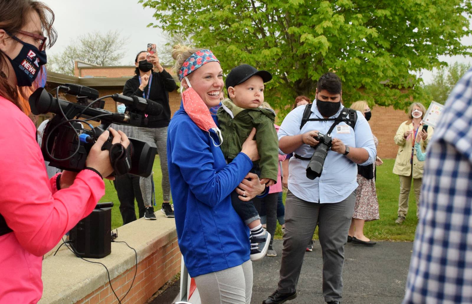 Kingston Elementary School teacher wins Golden Apple Award, credited