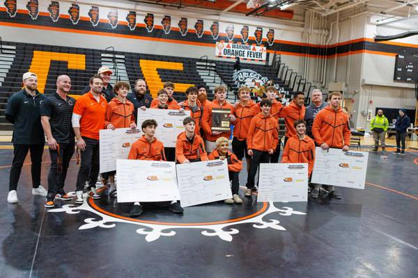 St. Charles East crowns 6 individual champions, holds off Glenbard West to take home regional title