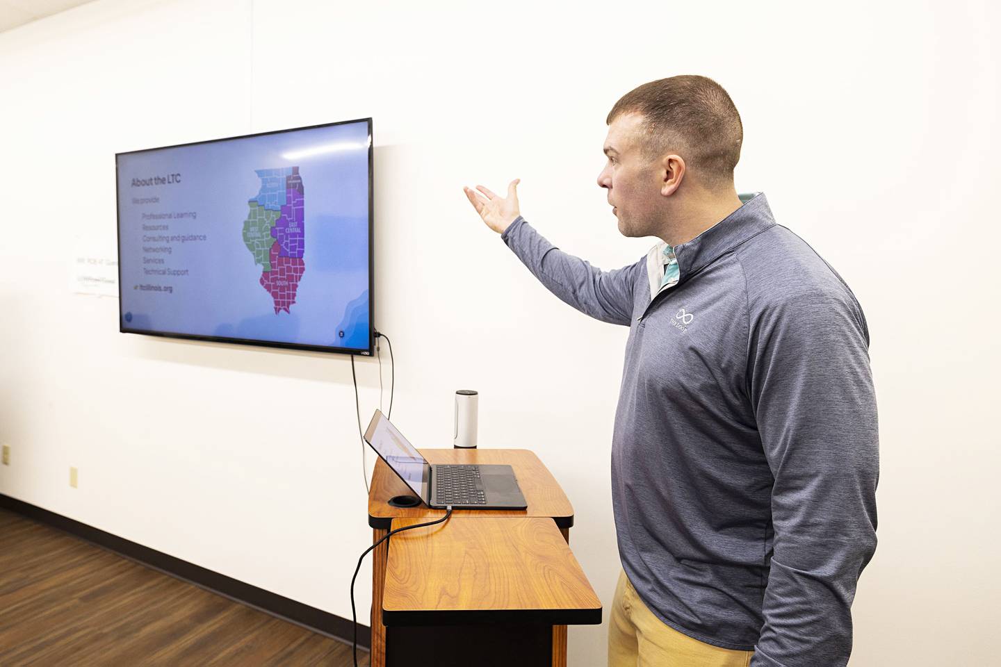 Ben Sondgeroth serves as the Lead Regional Educational Technology Coordinator.