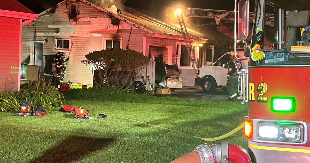 Fire in Crest Hill leaves home uninhabitable