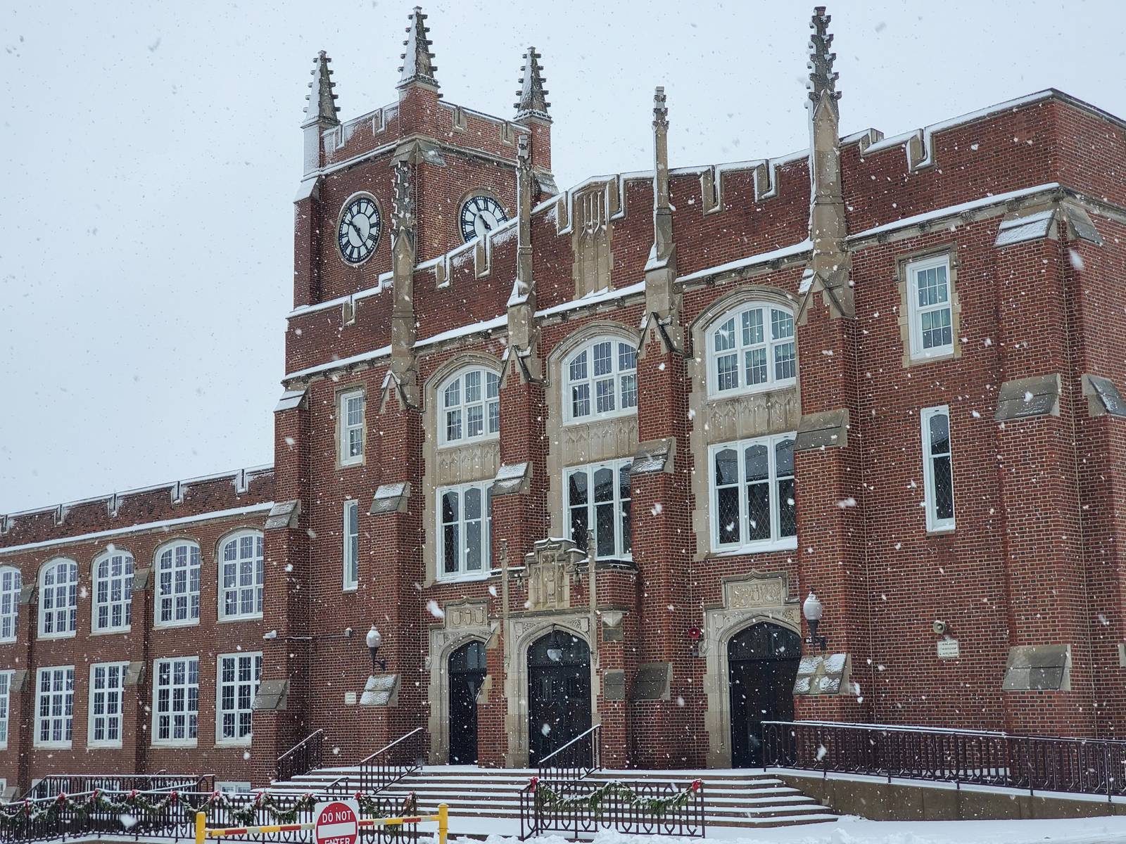 Photos La SallePeru sees first snowfall of the winter season Shaw Local