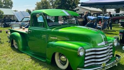 Chrome and whitewall tires – Jalopy Fest delights Yorkville with rockabilly vibes