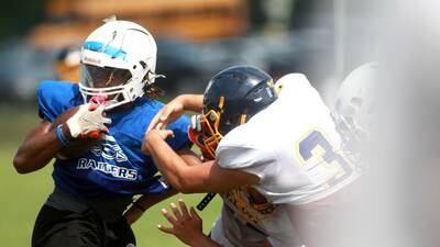 Glenbard South’s Henry Riley ‘clicks’ as a complete tight end, headlines talented combo at skill positions