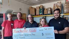 Rochelle Foods donates to Rochelle Christian Food Pantry