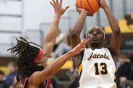 Elijah Bell, Jacobs wear it well in win over Dundee-Crown