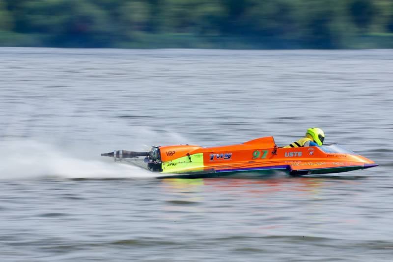 Vincent Buskirk of Traverse City Mich., races during the APBA Pro National Boat Races on Sunday, July 27, 2025 in DePue.