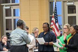 New Oswego School Board members take their seats