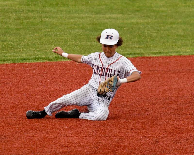 Romeoville's Justin Perez (2) makes a catch during the regional game against Yorkville on Tuesday May 29, 2025, held at Yorkville High School.