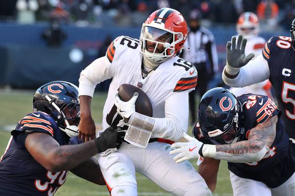 Photos: Chicago Bears dominate Cleveland Browns at a frigid Soldier Field in Chicago