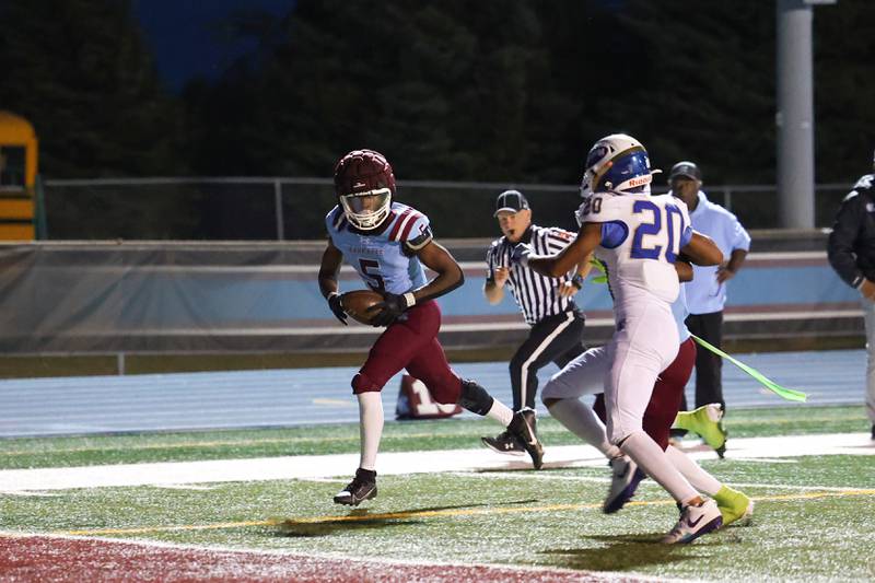 Kankakee's Jaymari Hairston runs for a touchdown during the Kay's victory over Bloom on Friday, Oct. 10, 2025.