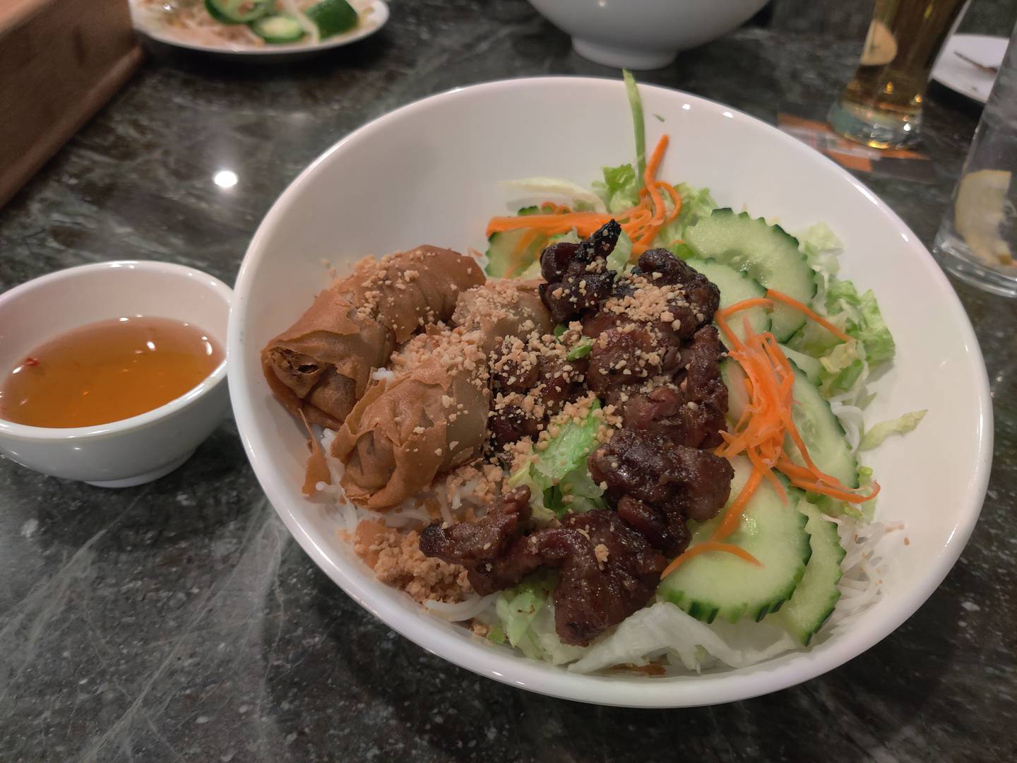 The Vietnamese restaurant Pho Xich Lo in Geneva serves grilled pork – bun.